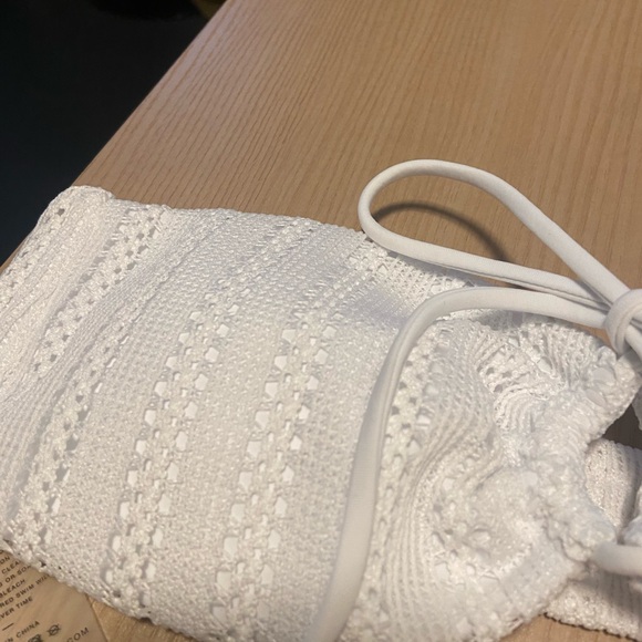 White Fox Hello Sunshine Bandeau Bikini Top White. NWT - Picture 10 of 10